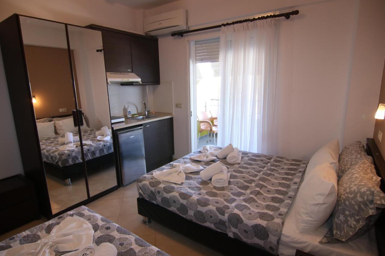 Klepsidra Rooms Лептокарія Екстер'єр фото
